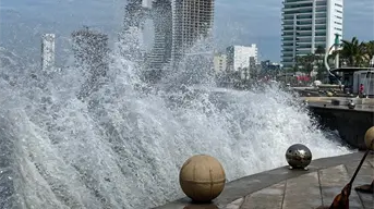¿Por qué se está saliendo el mar de Mazatlán? Oleaje elevado sorprende al puerto sinaloense