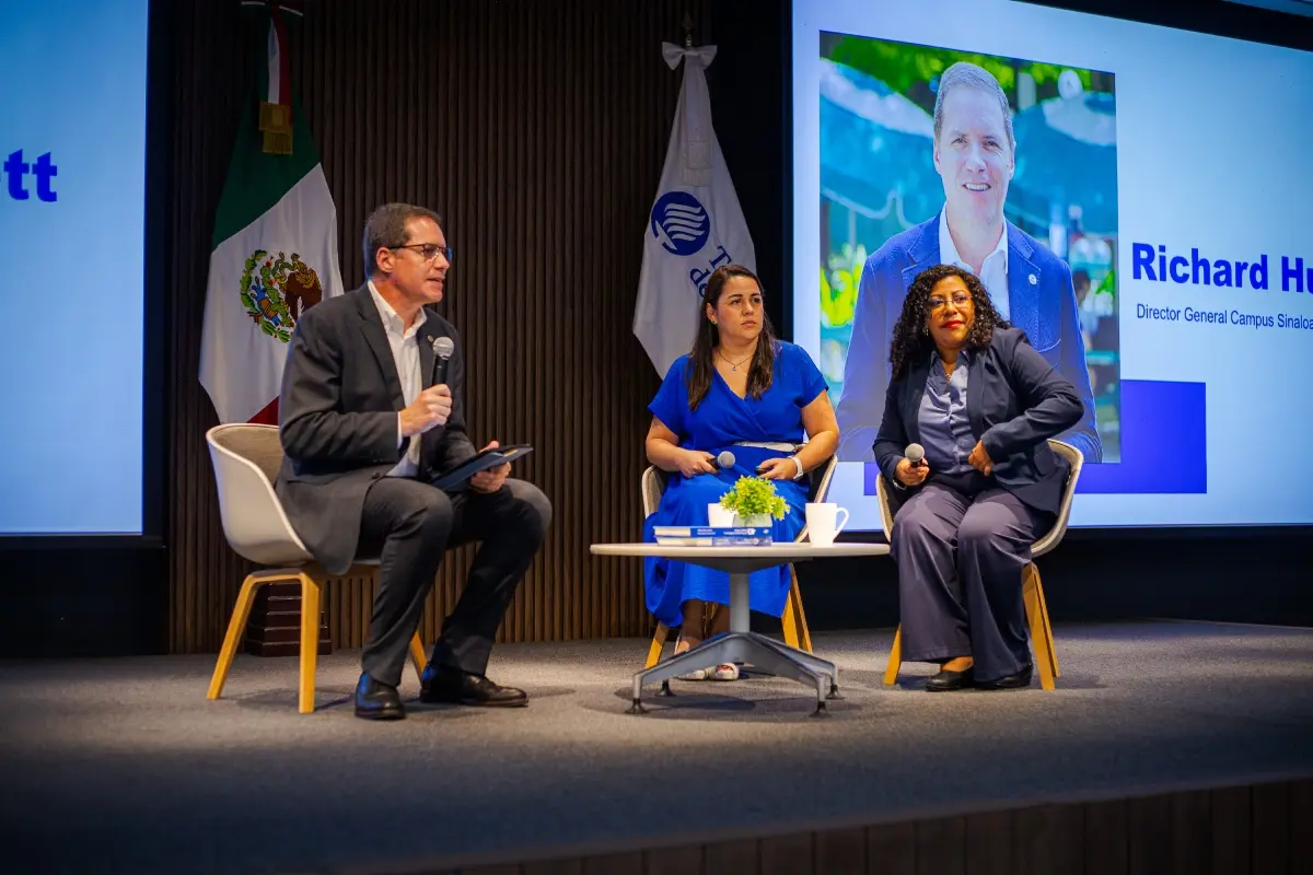 El Tecnológico de Monterrey Campus Sinaloa celebró la presentación de una nueva etapa en su evolución académica, marcada por la apertura presencial de la Escuela de Humanidades y Educación, la Escuela de Arquitectura, Arte y Diseño, y la consolidación de la Escuela de Ciencias Sociales y Gobierno.