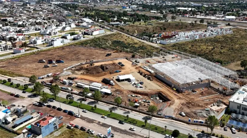 Construcción de una nueva sucursal de Walmart en Zona Plateada, Pachuca. Foto: cortesía.
