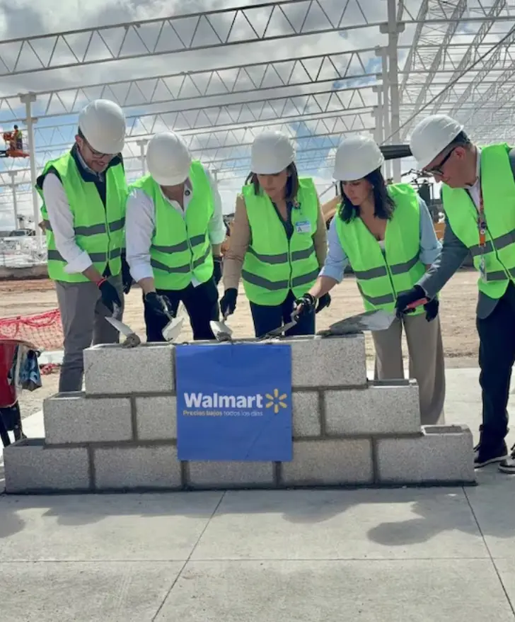 Colocación de la primera piedra de la nueva sucursal de Walmart en Zona Plateada, Pachuca. Foto: cortesía.