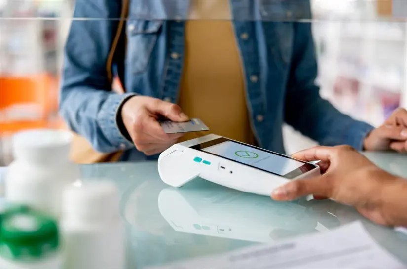 Beneficios del pago con tarjeta. Imagen: Freepik