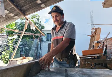 Isidro González: de las Islas Marías a una vida renovada en la carpintería, en Culiacán