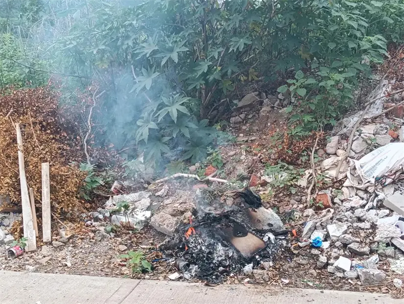Los vecinos solicitan que no se queme basura al aire libre.