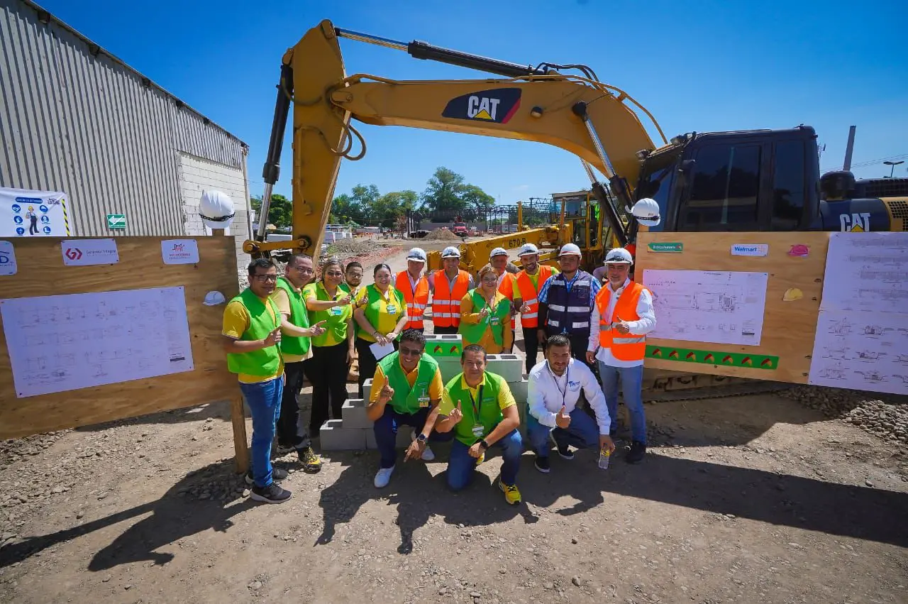 Colocan primera piedra de Bodega Aurrera en Eldorado con inversión de 120 mdp.