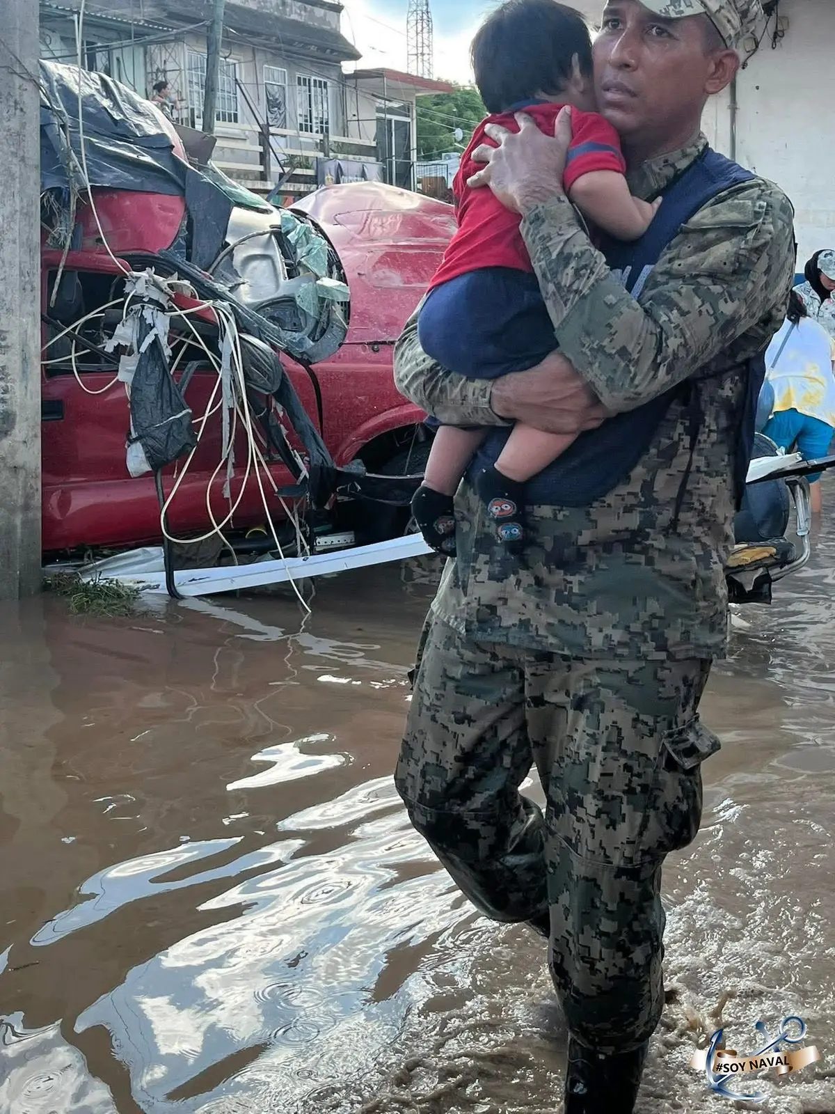 La ayuda a la población afectada por las recientes lluvias y desbordamientos de ríos no se detiene, cuando México llama, la Marina responde.