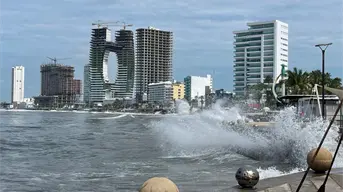 Aviso de depresión tropical. Lluvias intensas y oleaje elevado: alertan por efectos de Priscilla en el Pacífico mexicano