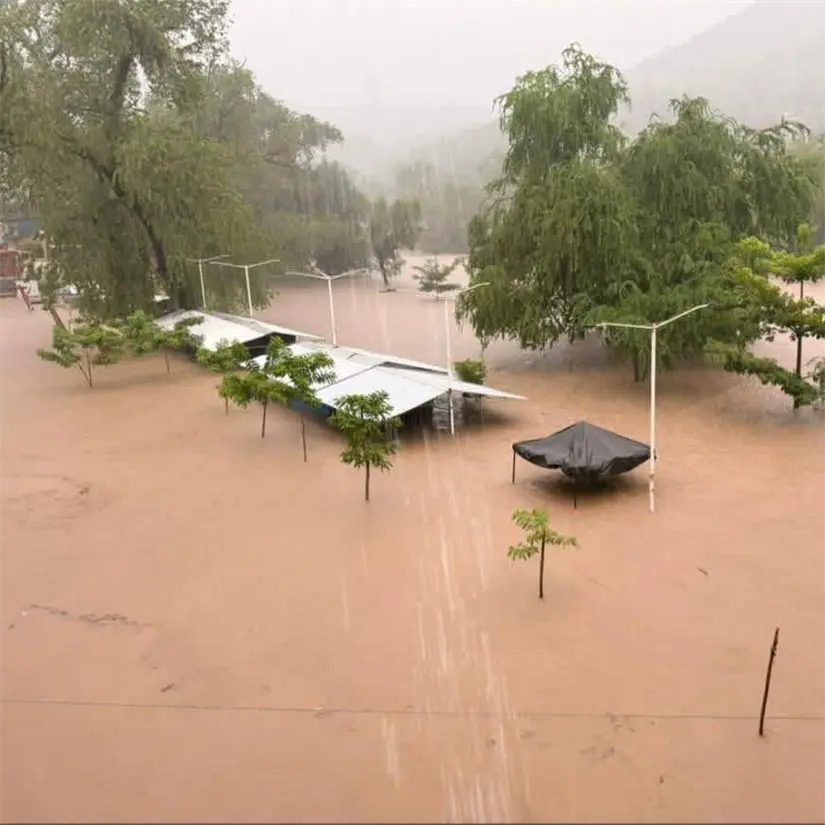 Primaria Sixto García Pacheco debido a las lluvias se encuentra bajo el agua. Foto: Cortesía.