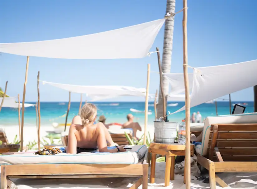 Disfruta de las playas y los atardeceres de Tulum con comodidad. Foto: cortesía.