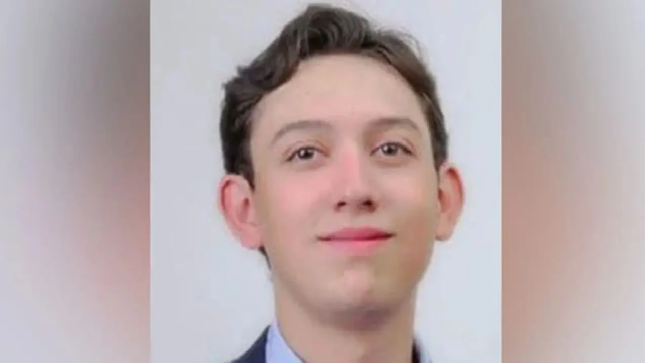 Fiscalía de Sinaloa abre investigación por desaparición del joven duranguense Carlos Emilio en restaurante de Mazatlán.