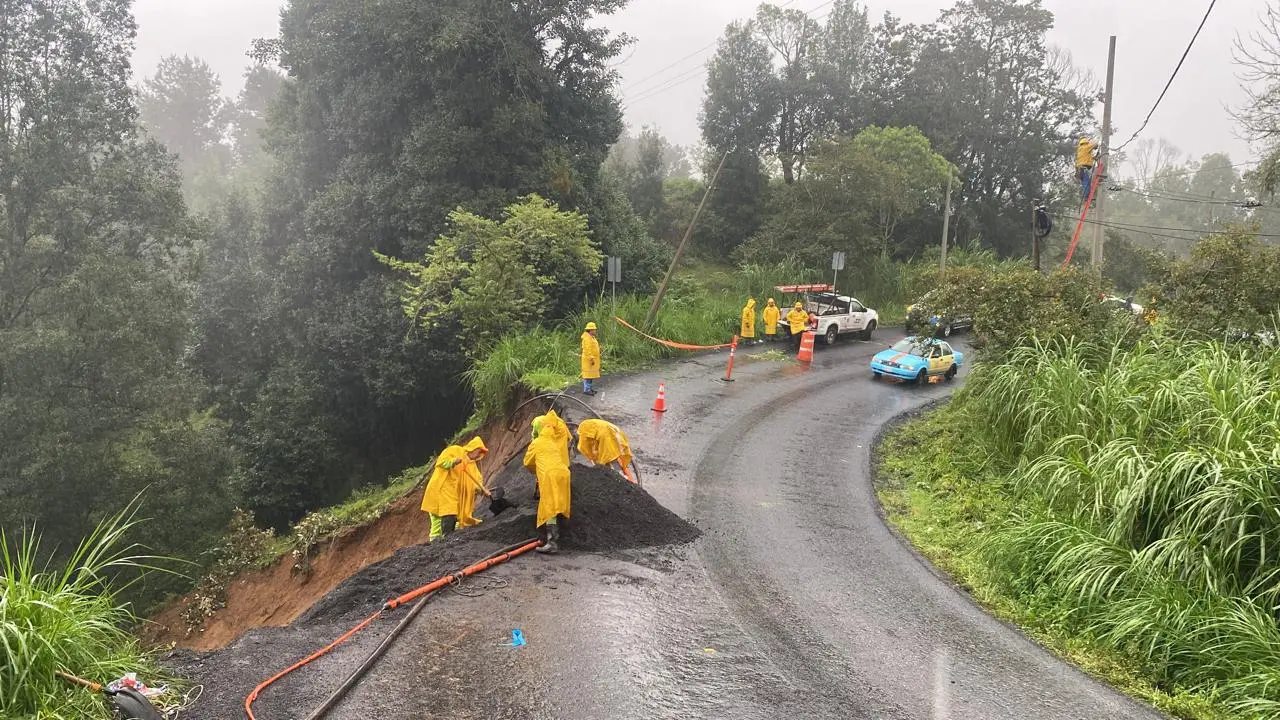 Más de mil kilómetros de carreteras resultaron dañados por las lluvias, pero la reparación avanza rápidamente en todo el país.