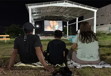 Cine al aire libre en parques de Culiacán invita a reflexionar sobre la vida y la muerte