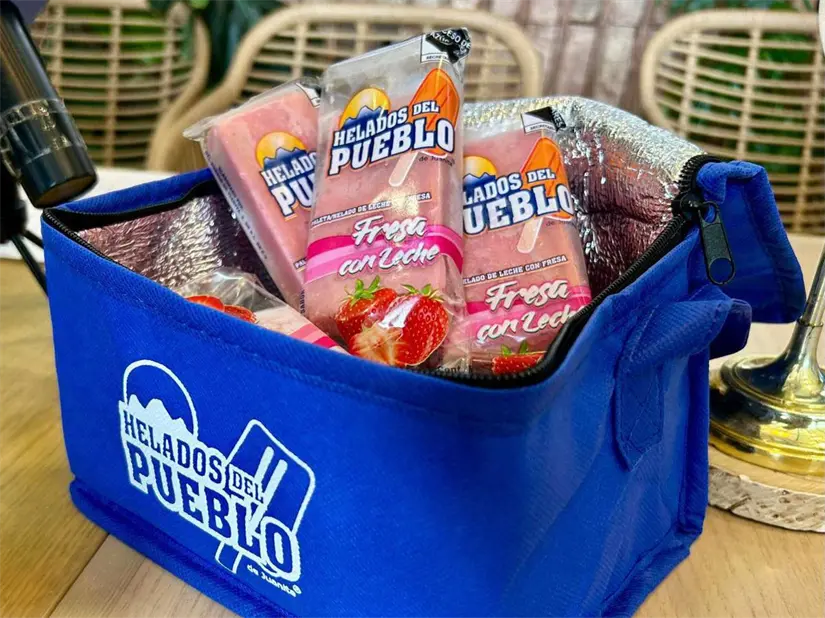 Solo debes comprar una paleta de Fresa o Fresa con Crema de Helados del Pueblo y ya estarás apoyando a las personas con cáncer.