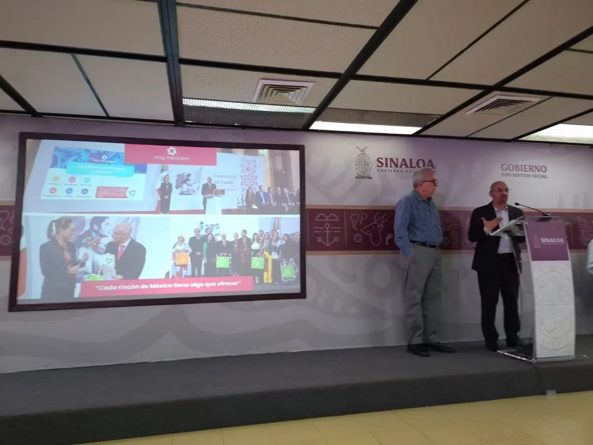 El presidente nacional de Concanaco Servytur, Octavio de la Torre, presentó en Sinaloa el programa “Viernes Muy Mexicano” durante la conferencia semanera encabezada por el gobernador Rubén Rocha Moya.