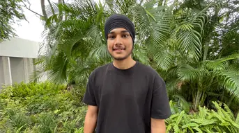 Rajveer Singh es el joven alemán que vino a enseñar inglés y terminó aprendiendo el idioma del corazón culichi