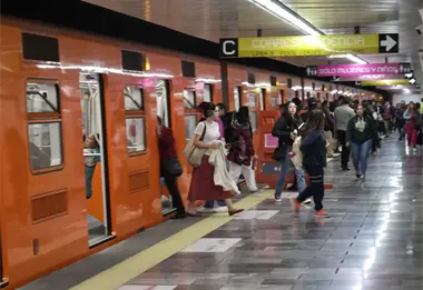 ¿A qué hora pasa el último tren del Metro en CDMX?