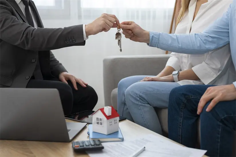 Las casas en remate son una gran oportunidad para adquirir una vivienda a menor costo. Foto: Freepik.