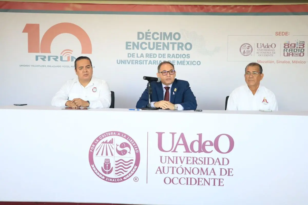 El Rector de la UAdeO, Dr. Pedro Flores Leal, encabezó la presentación del Décimo Encuentro de la RRUM ante medios de comunicación.