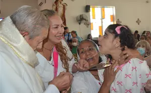 Fe, esperanza y sanación el “Padre Jeringas” toca corazones en Culiacán