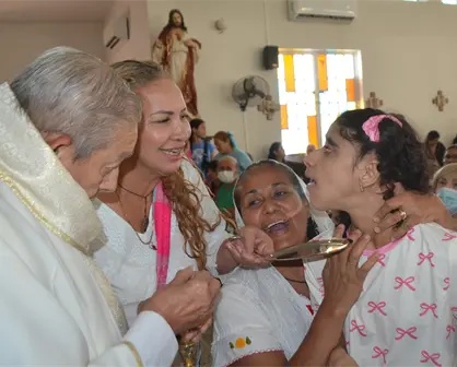 Fe, esperanza y sanación el "Padre Jeringas" toca corazones en Culiacán