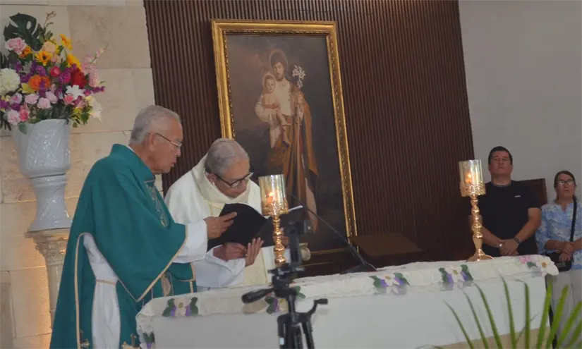 Misas del Padre Héctor Orozco renuevan la esperanza y la fe en Culiacán.