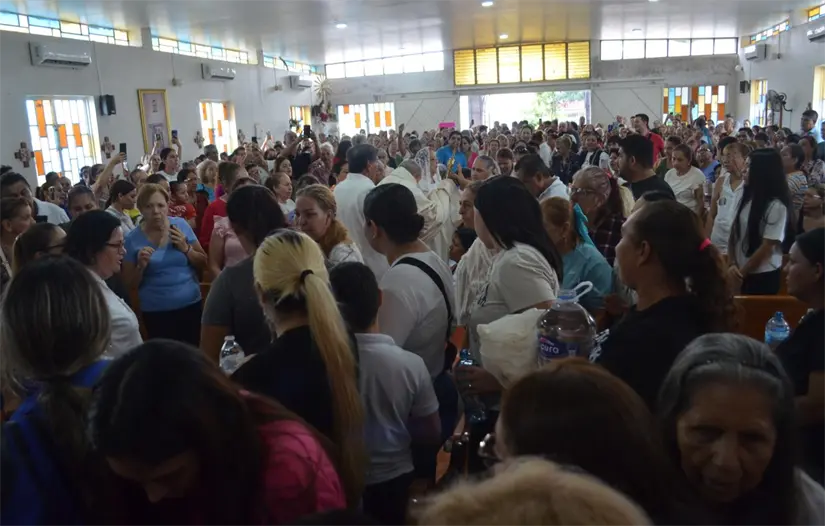 Entre oraciones, amor y fe, Culiacán vive un encuentro con lo divino. Foto: Juan Madrigal