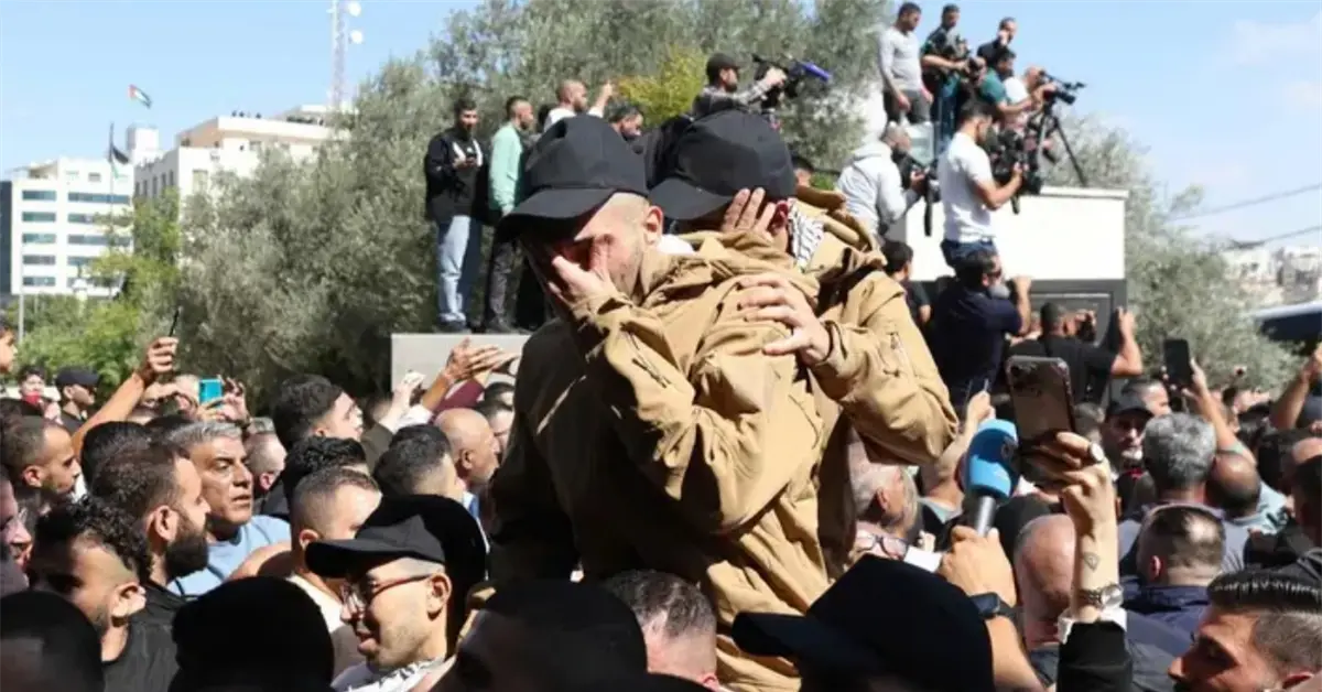 Hamás e Israel liberan rehenes tras la firma del acuerdo de paz en Gaza