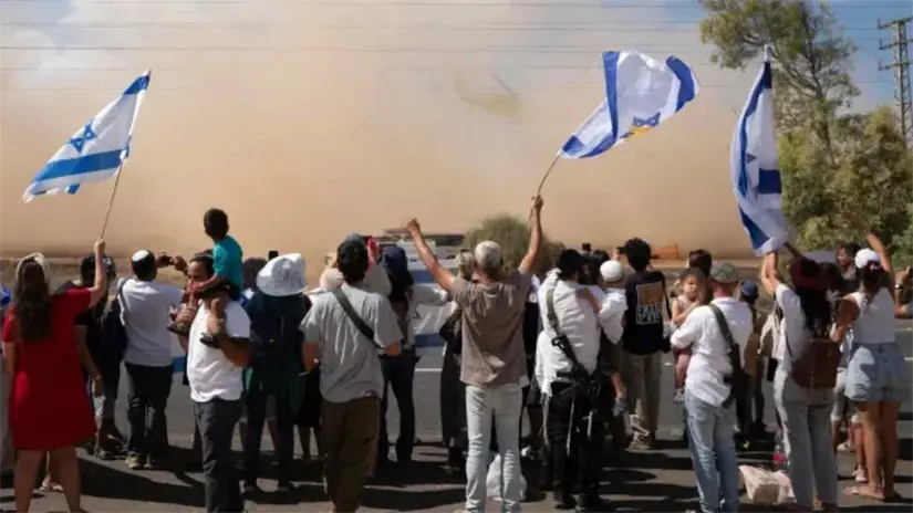 La liberación de rehenes fue celebrada así en Israel. Foto: EFE
