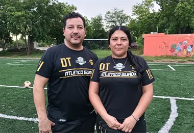 Amor de cancha en Culiacán: Guadalupe y Saira convierten su pasión por el fútbol en una escuela de vida