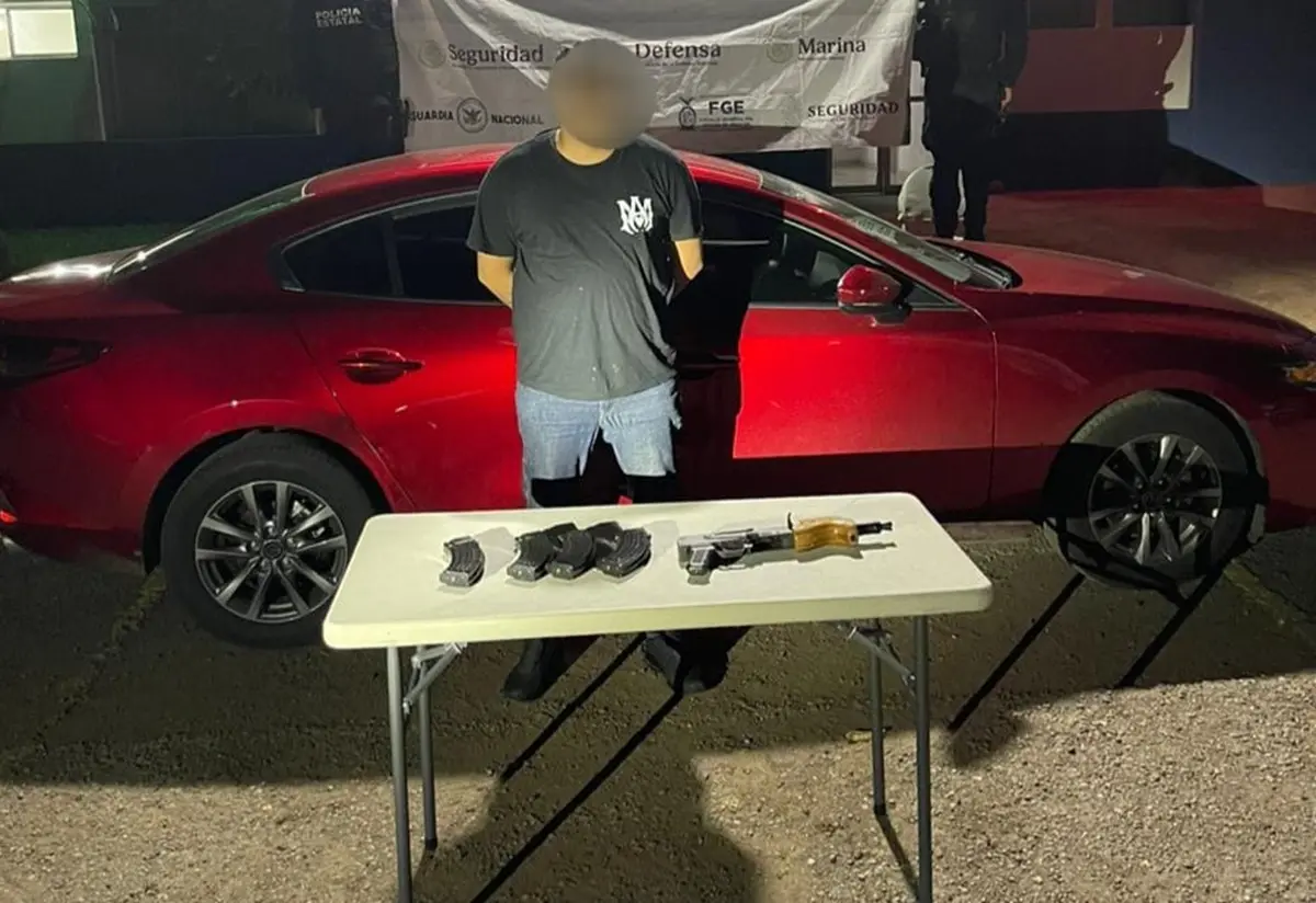 Detienen a hombre armado en punto de control de Culiacán; portaba fusil y cartuchos.
