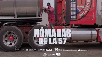 Documental Nómadas de la 57 narra el recorrido de Clara, quien se hizo trailera para escapar de la violencia