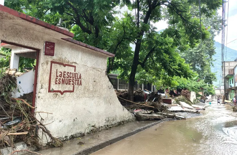 Casas y edificios fueron destruidos por la intensidad de las lluvias e inundaciones. Foto: X