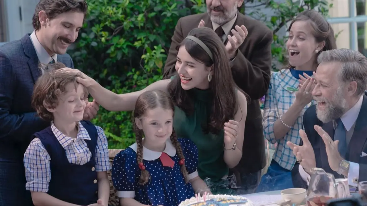 La serie es protagonizada por Tessa Ía y Emiliano Zurita. Foto: Netflix