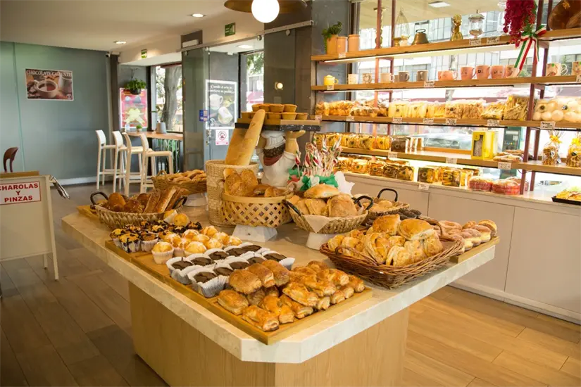 Pastelería Suiza también es un sitio icónico de la CDMX. Foto: Cortesía.