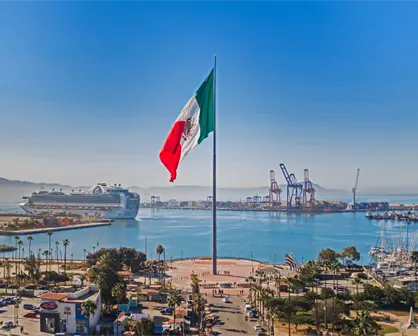 Estudiantes bajacalifornianos representan a México en concurso de ensayo y cartel turístico internacional