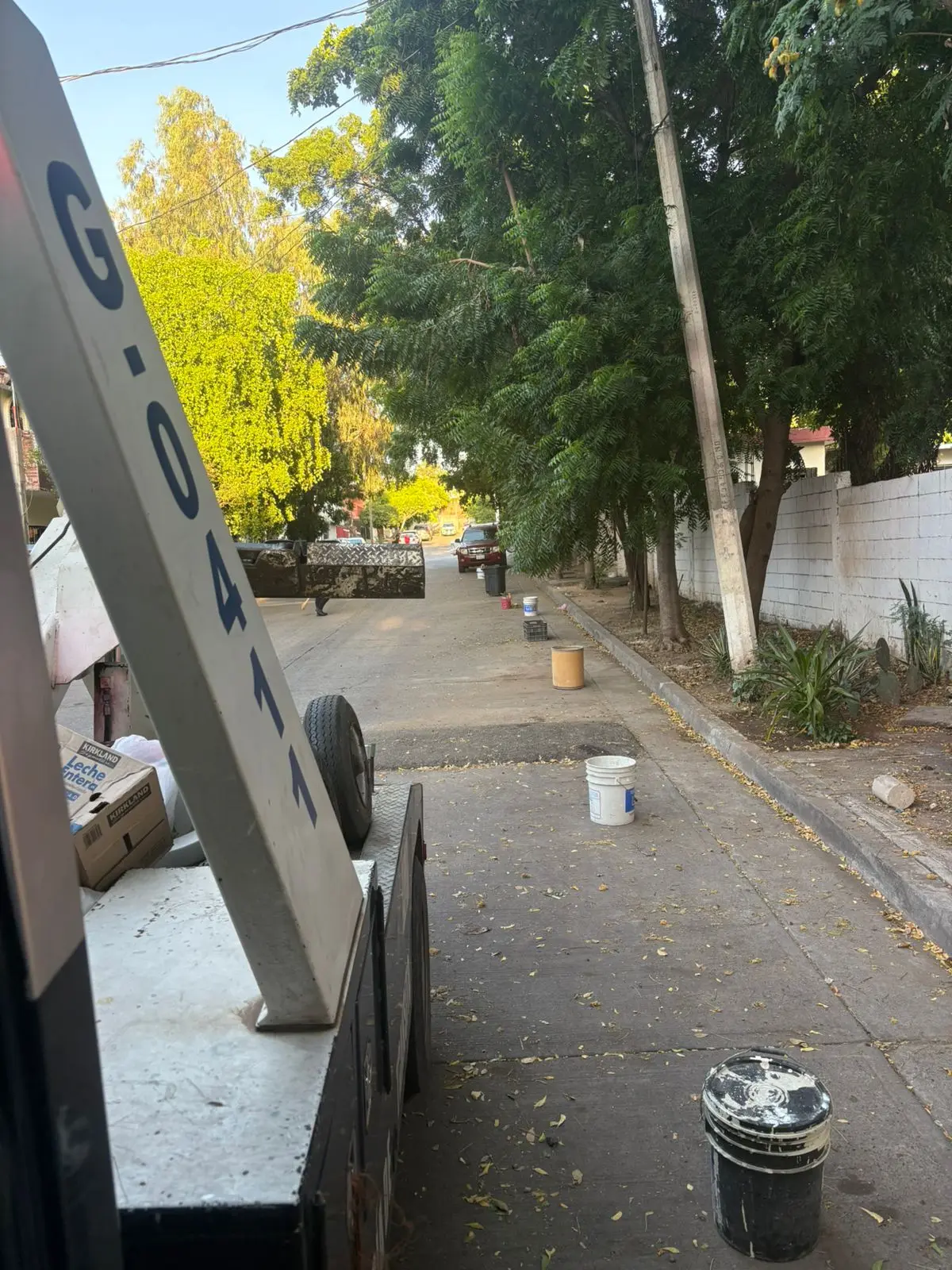 La SSPyTM de Culiacán implementó un operativo de retiro de objetos mostrencos que obstruían calles cercanas al estadio de béisbol