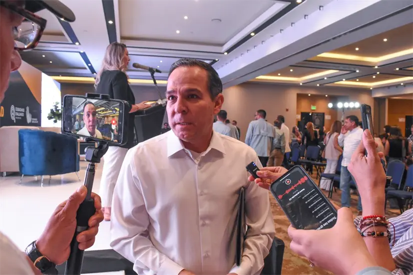 Miguel Calderón compartió su experiencia en programas de reconstrucción del tejido social y enfatizó que la participación ciudadana es clave para reducir la violencia.