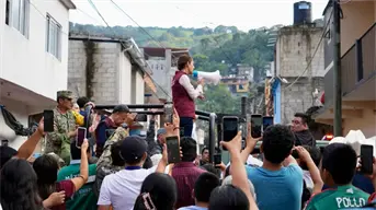 Visita Sheinbaum zonas afectadas por lluvias en Hidalgo; anuncia censo de viviendas