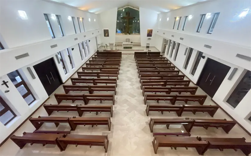 Así luce por dentro la Parroquia de San Gabriel. Foto: Lino Ceballos / TBN