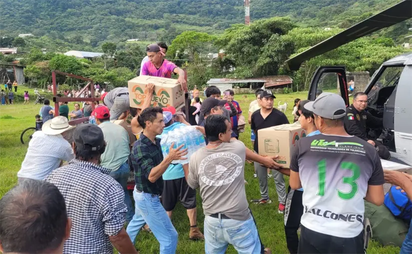 Continúa la entrega de despensas y víveres en las comunidades afectadas. Foto: Cortesía