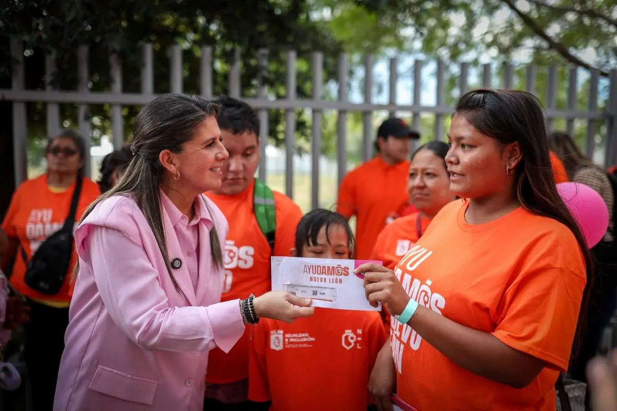 Apoyo de 2 mil pesos para mujeres cuidadoras de Nuevo León. Foto: Cortesía