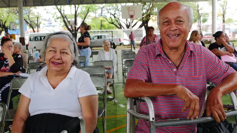 Descubre si habrá pago de aguinaldo con la Pensión Bienestar. Foto: Cortesía.