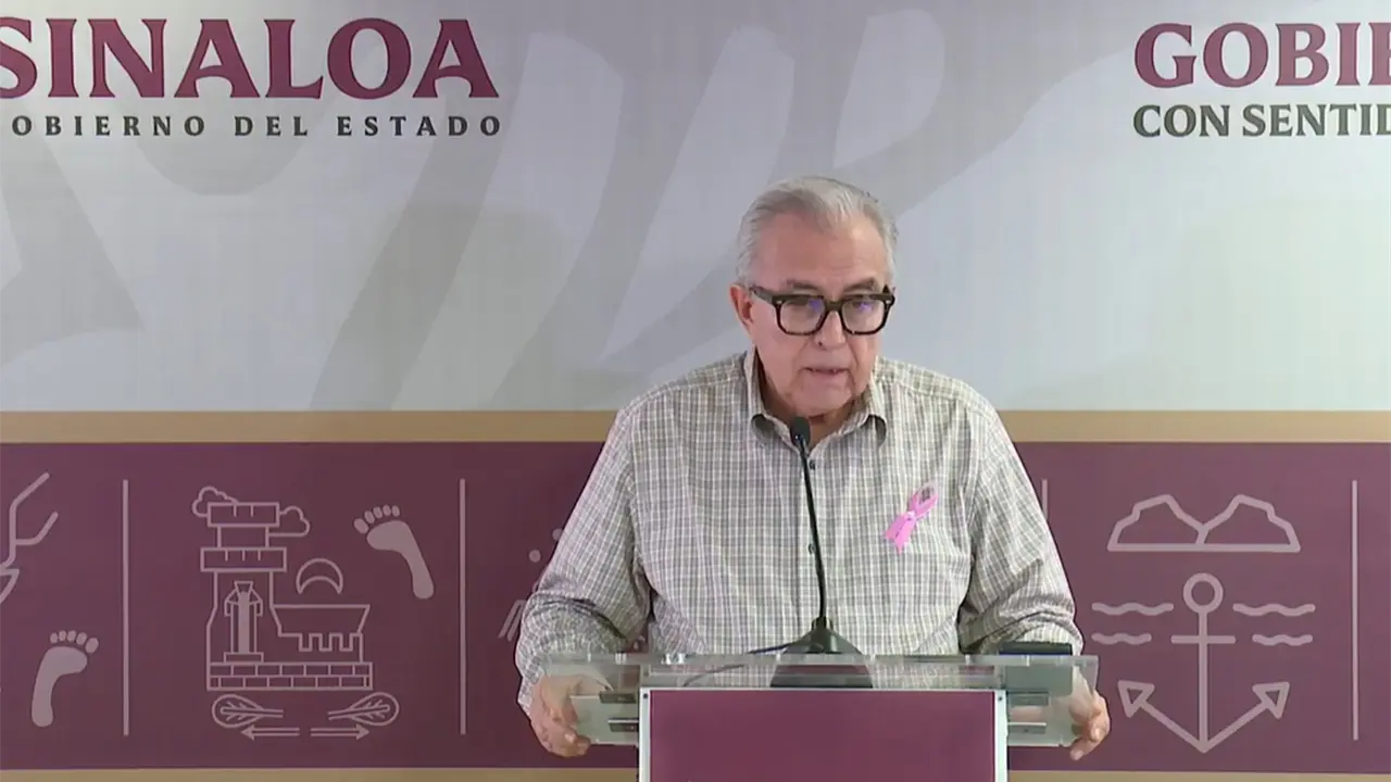 Durante su conferencia semanera, el gobernador Rubén Rocha Moya señaló los avances del plan de desarrollo económico del Estado.