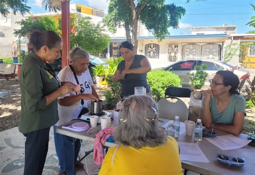 Ayuntamiento de Culiacán promueve bienestar y creatividad con taller gratuito de velas en el fraccionamiento Laureles Pinos. Foto: Cortesía/TBN