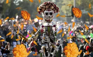 Desfile de Catrinas 2025 en CDMX: fecha, ruta y horario
