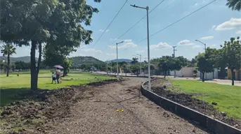 Sendero de la Paz ilumina bulevar Agricultores en Culiacán