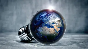 Latinoamérica acelera su transición energética, pero enfrenta un reto crucial: convertir potencial en acción