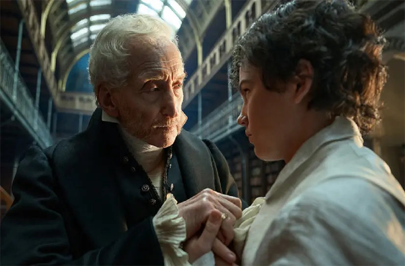 Charles Dance es Leopold Frankenstein.