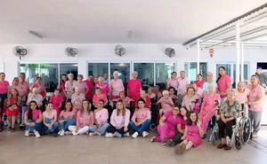 En Casa del Carmen, el rosa simboliza esperanza y solidaridad contra el cáncer de mama