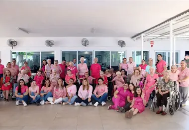 En Casa del Carmen, el rosa simboliza esperanza y solidaridad contra el cáncer de mama