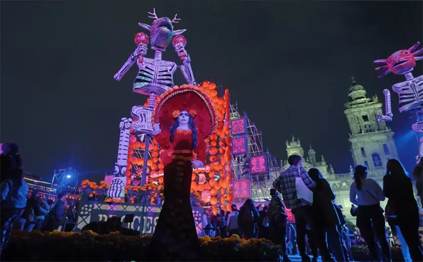 Disfruta con familia o amigos la Ofrenda Monumental de Día de Muertos 2025 en CDMX. Foto: cortesía.